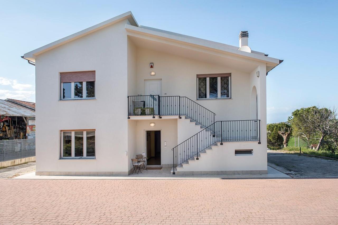A11 - Varano, Delizioso Trilocale Con Giardino 安科纳 外观 照片