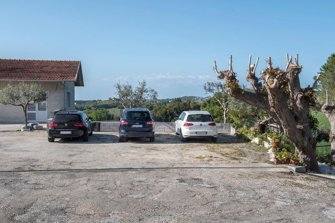A11 - Varano, Delizioso Trilocale Con Giardino 安科纳 外观 照片